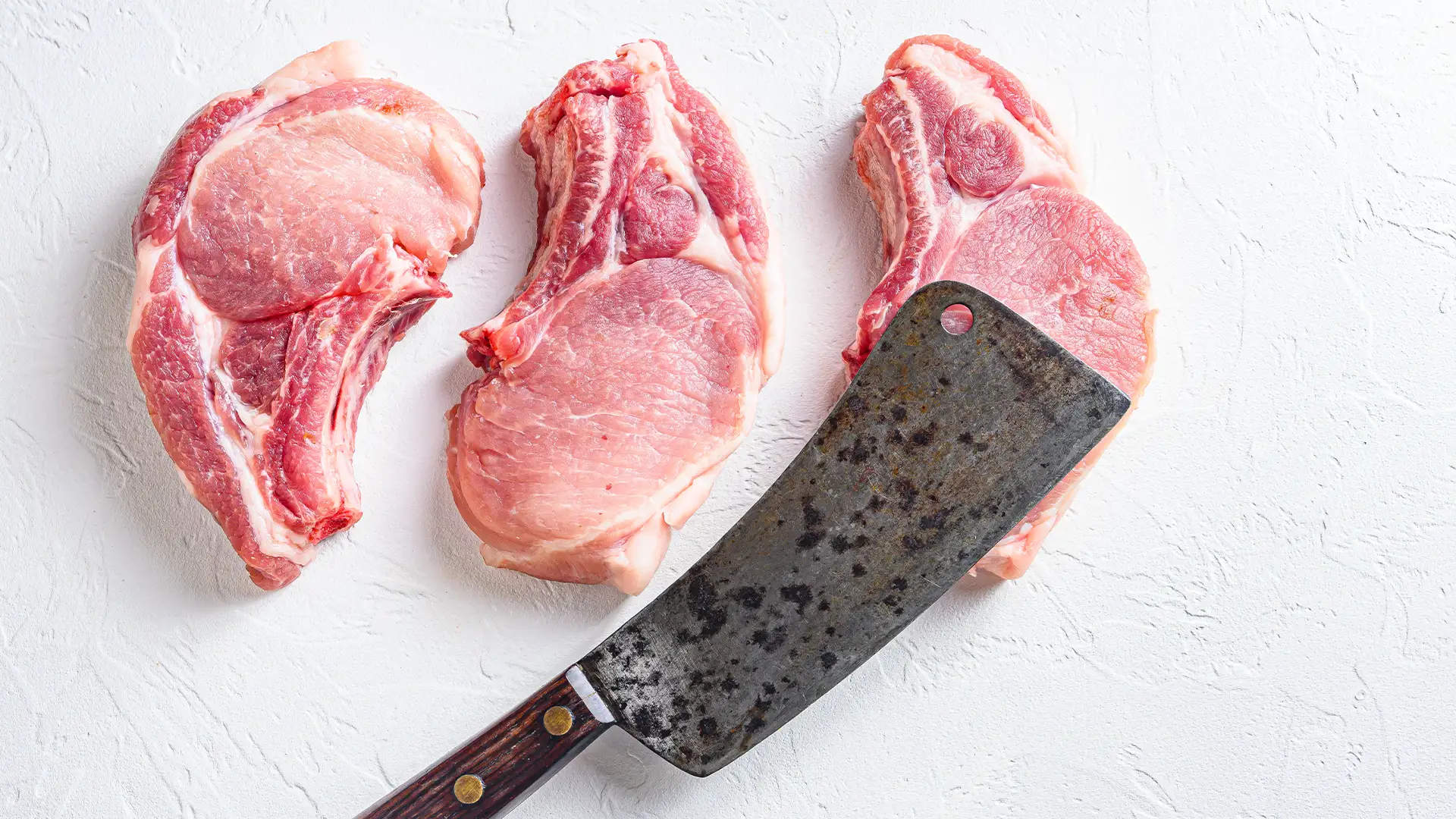 Čerstvé hovězí, vepřové a drůbeží maso připravené pro gastronomii